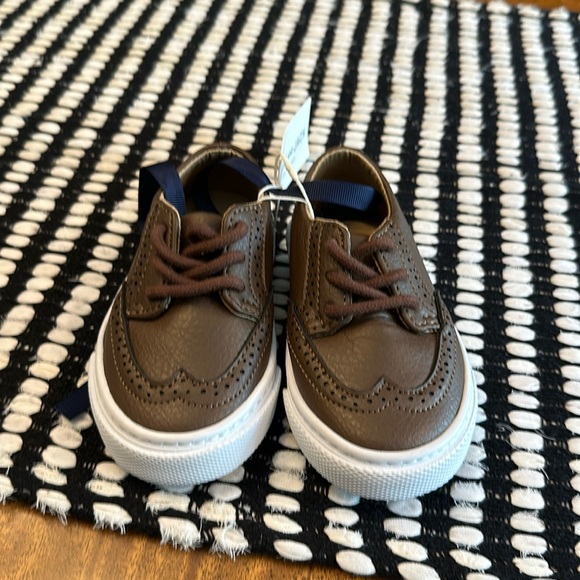JANIE and JACK WINGTIP SNEAKER - Picture 3 of 12